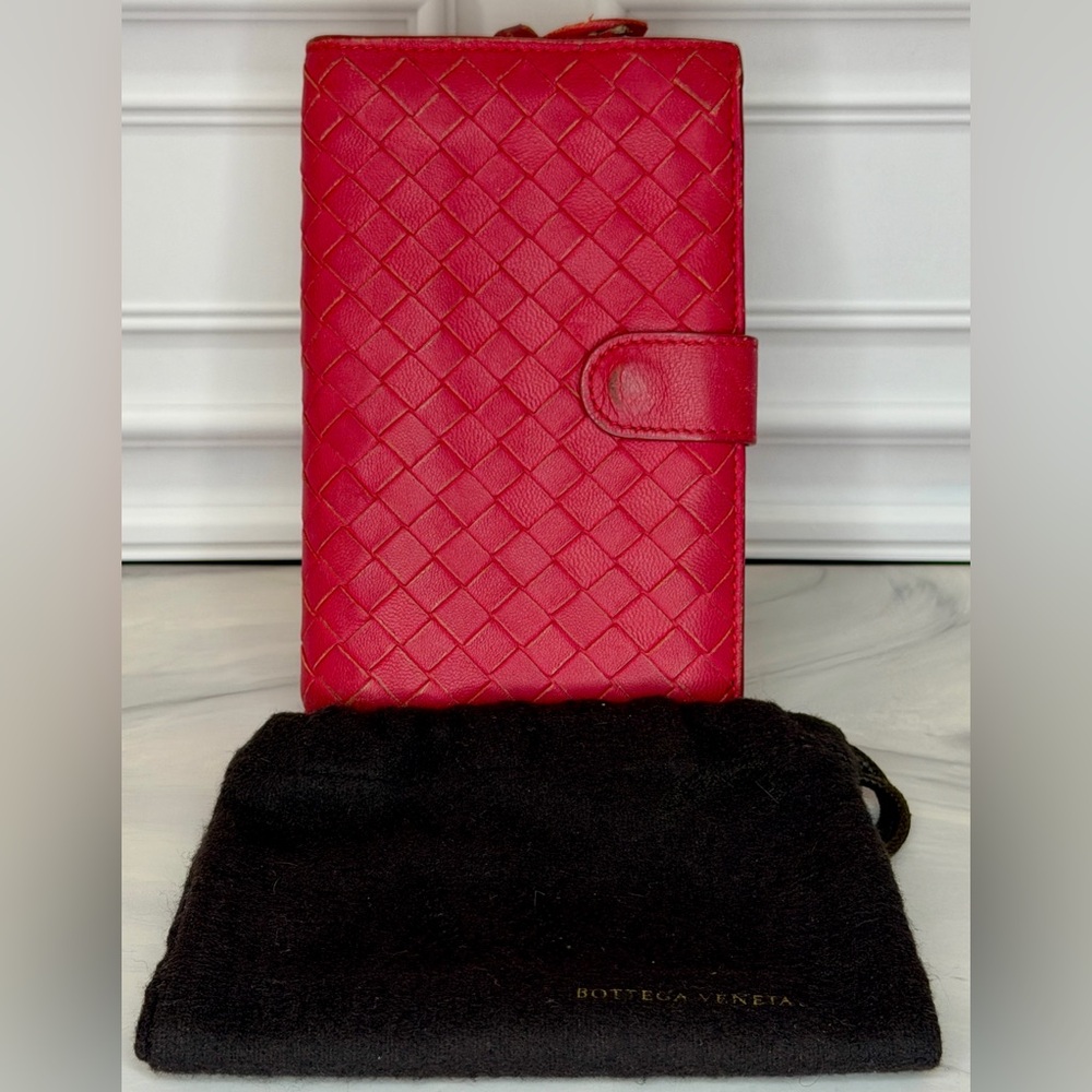 Bottega Veneta Intrecciato Weave Compact Red Leather Wallet | Incudes Dust Bag